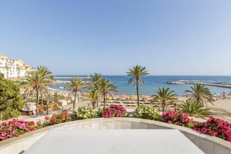 1-8feb9a13440344d11ba504bcb1dd499c