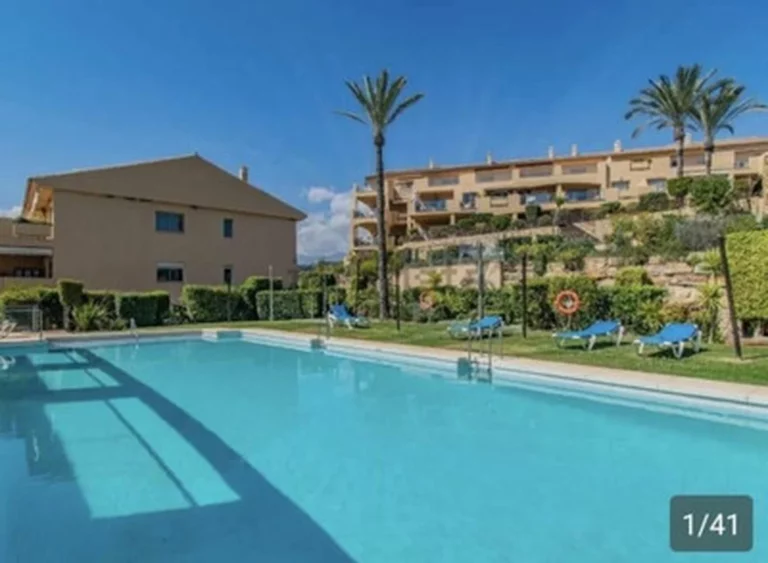 1-8feb9a13440344d11ba504bcb1dd499c