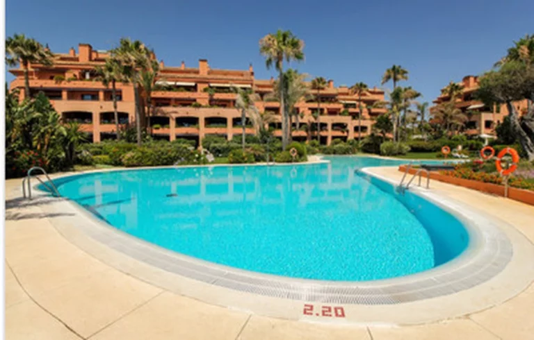 1-8feb9a13440344d11ba504bcb1dd499c