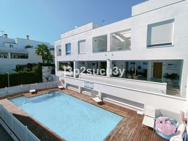 1-8feb9a13440344d11ba504bcb1dd499c
