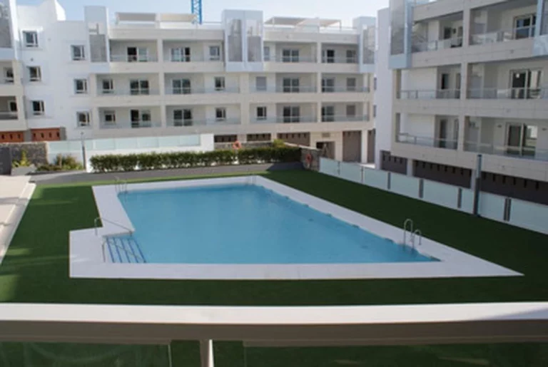 1-8feb9a13440344d11ba504bcb1dd499c