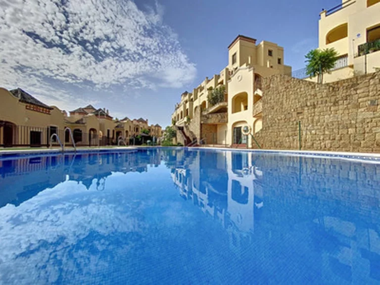 1-8feb9a13440344d11ba504bcb1dd499c