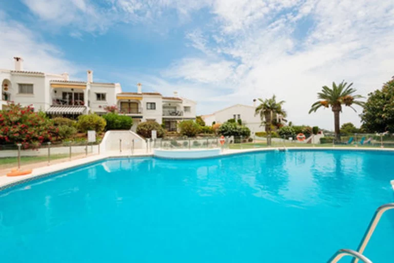 1-8feb9a13440344d11ba504bcb1dd499c