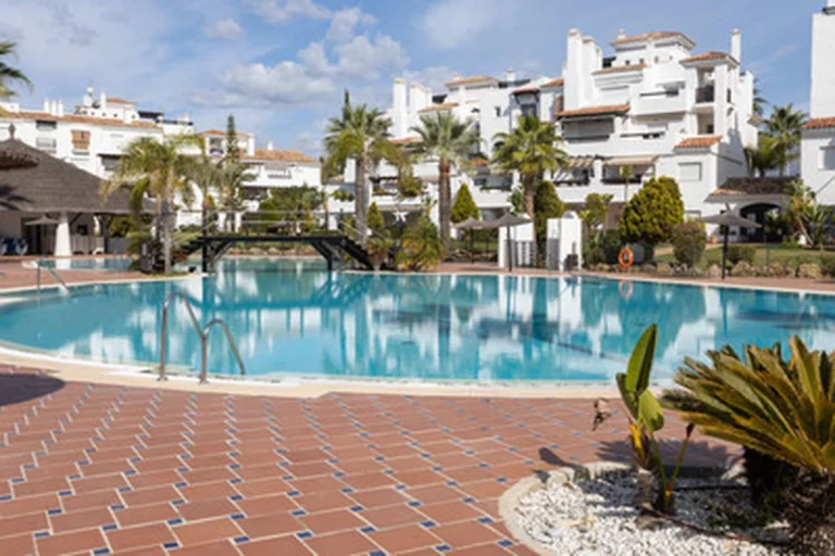 1-8feb9a13440344d11ba504bcb1dd499c