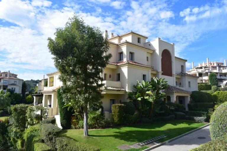 1-8feb9a13440344d11ba504bcb1dd499c