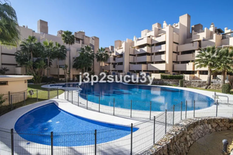 1-8feb9a13440344d11ba504bcb1dd499c