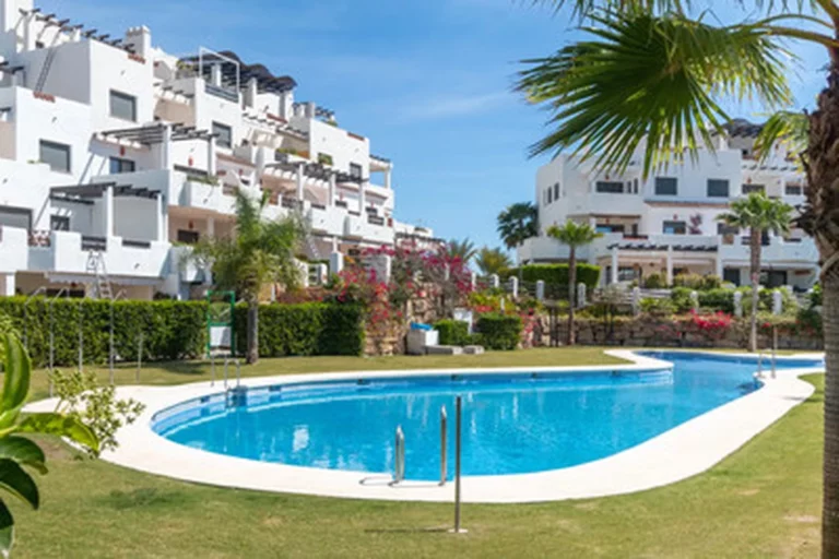 1-8feb9a13440344d11ba504bcb1dd499c