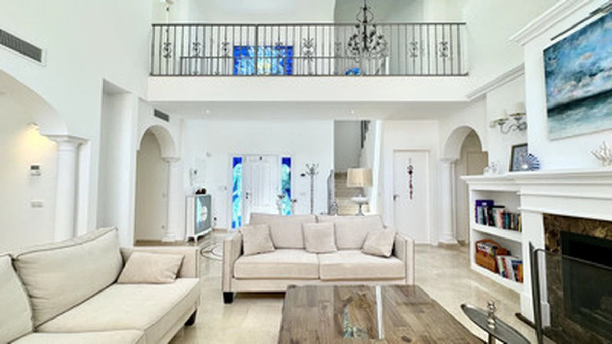 3-9044ff3015df52bb84e13bfc318443ab