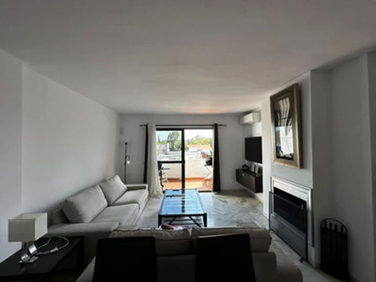1-8feb9a13440344d11ba504bcb1dd499c