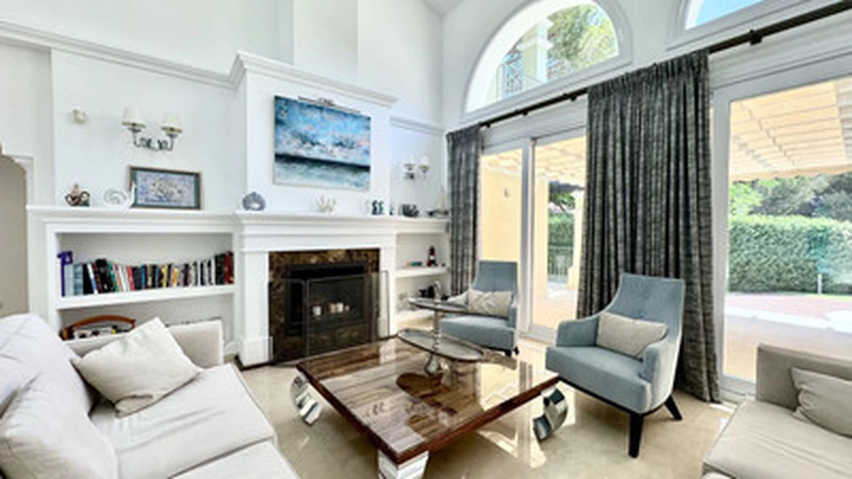 4-31eddec24faf40464bcee8b2fd51cd02