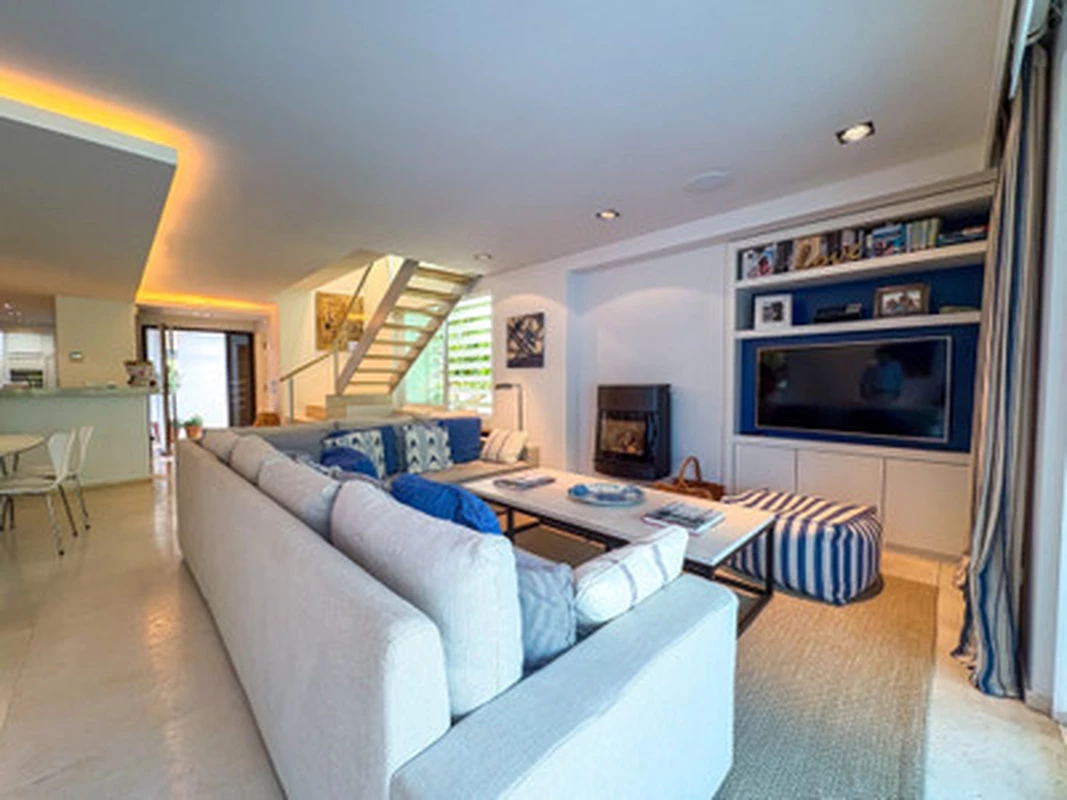 7-8b51b490ae7dc526cb42772a5c6bbc97