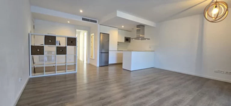 1-8feb9a13440344d11ba504bcb1dd499c