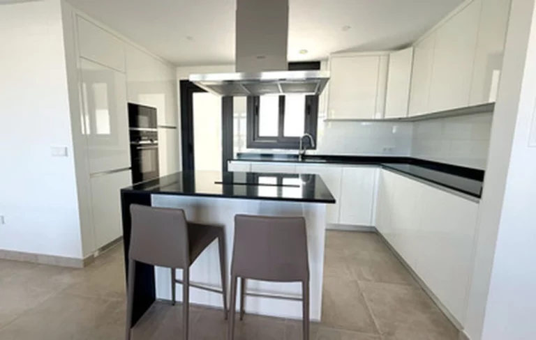 1-8feb9a13440344d11ba504bcb1dd499c