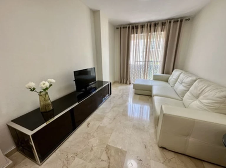 1-8feb9a13440344d11ba504bcb1dd499c