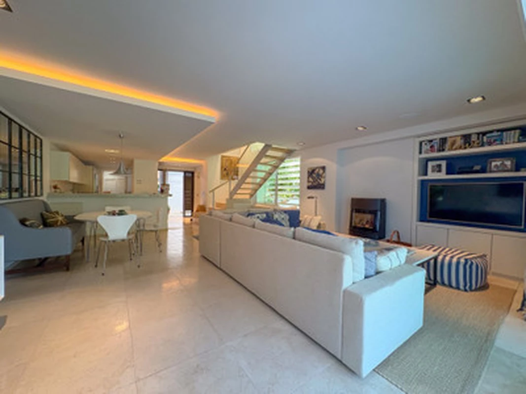 3-9044ff3015df52bb84e13bfc318443ab