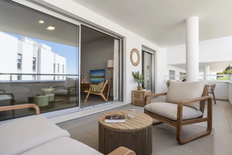 1-8feb9a13440344d11ba504bcb1dd499c