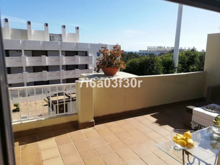 1-8feb9a13440344d11ba504bcb1dd499c