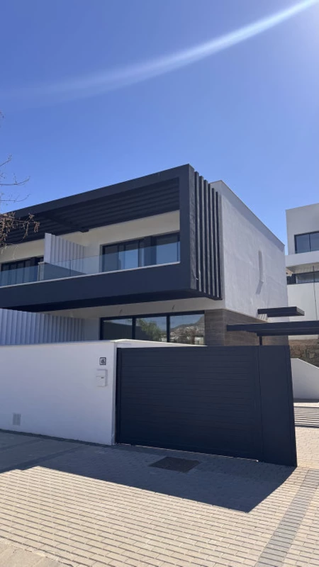 3-9044ff3015df52bb84e13bfc318443ab