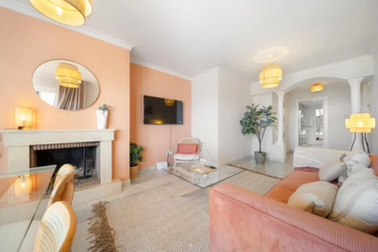 1-8feb9a13440344d11ba504bcb1dd499c