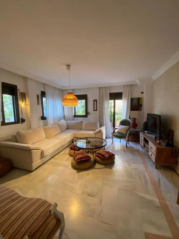 1-8feb9a13440344d11ba504bcb1dd499c