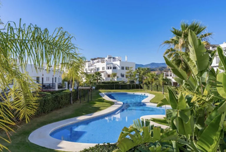 1-8feb9a13440344d11ba504bcb1dd499c