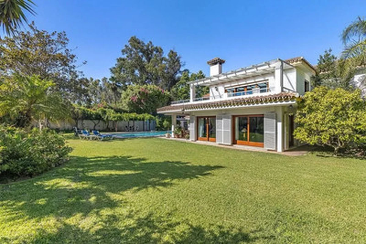 7-8b51b490ae7dc526cb42772a5c6bbc97