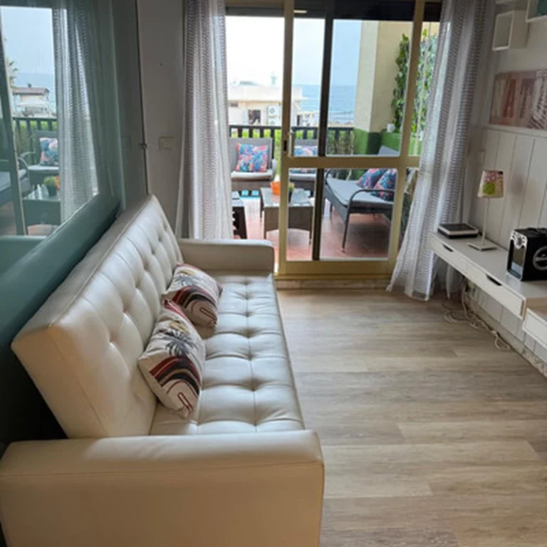 1-8feb9a13440344d11ba504bcb1dd499c