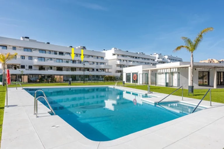 1-8feb9a13440344d11ba504bcb1dd499c