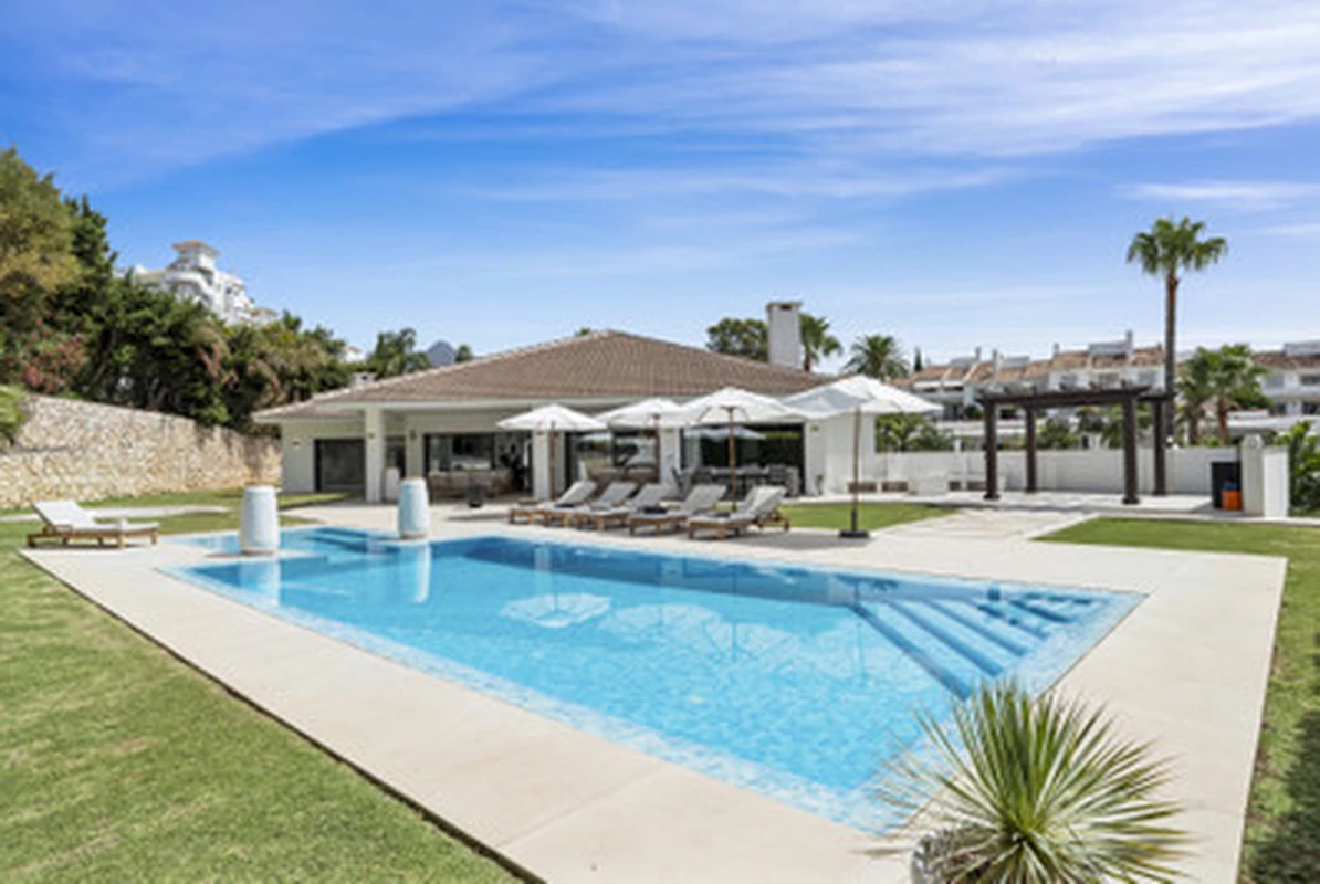 1-8feb9a13440344d11ba504bcb1dd499c