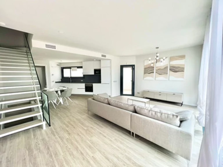 1-8feb9a13440344d11ba504bcb1dd499c