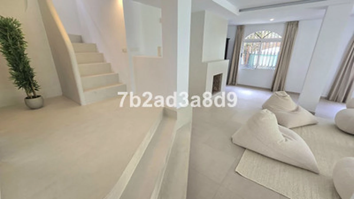 4-31eddec24faf40464bcee8b2fd51cd02