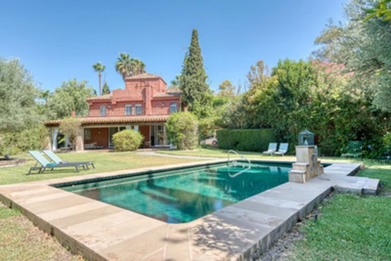 1-8feb9a13440344d11ba504bcb1dd499c