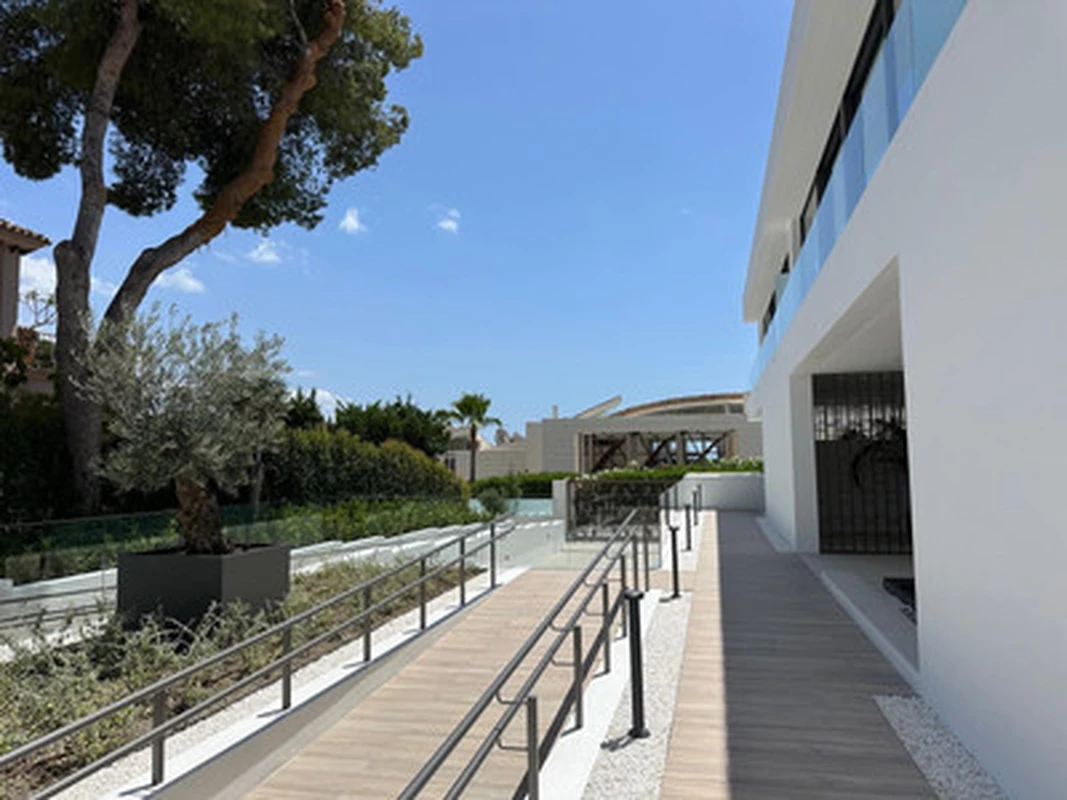 4-31eddec24faf40464bcee8b2fd51cd02