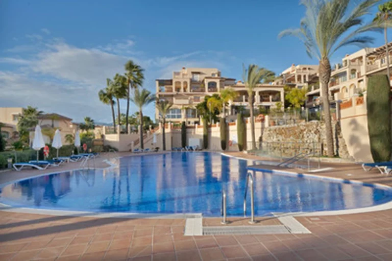 1-8feb9a13440344d11ba504bcb1dd499c