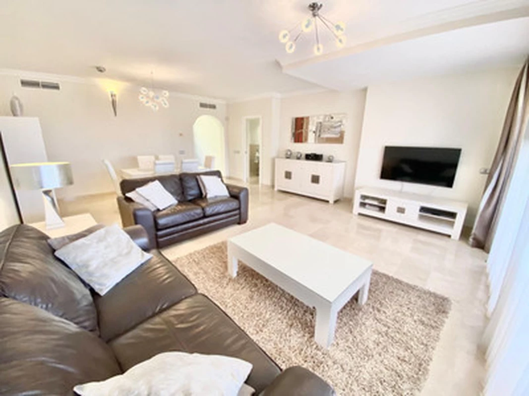 1-8feb9a13440344d11ba504bcb1dd499c