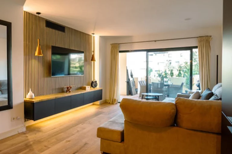 1-8feb9a13440344d11ba504bcb1dd499c