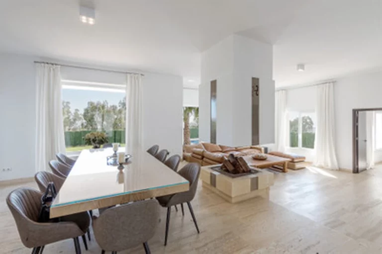 1-8feb9a13440344d11ba504bcb1dd499c