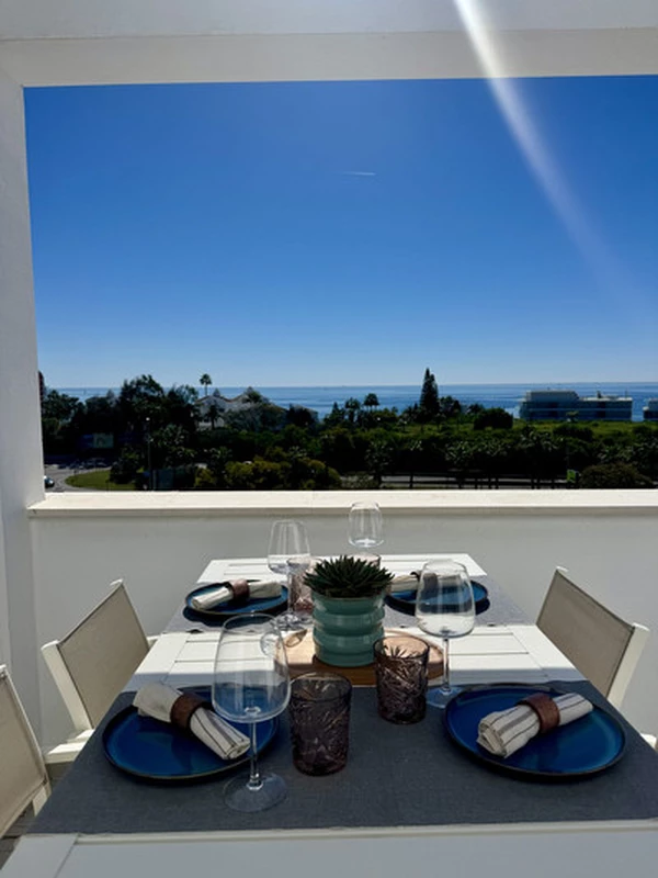 1-8feb9a13440344d11ba504bcb1dd499c