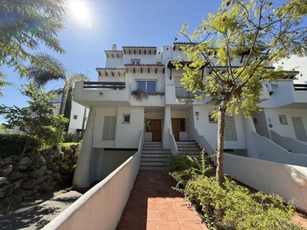 2-0b399daebcdd6827eaba8c944d7c5b78