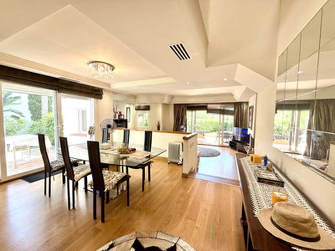 7-8b51b490ae7dc526cb42772a5c6bbc97