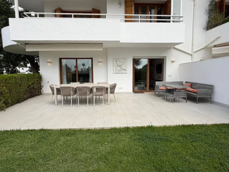 1-8feb9a13440344d11ba504bcb1dd499c