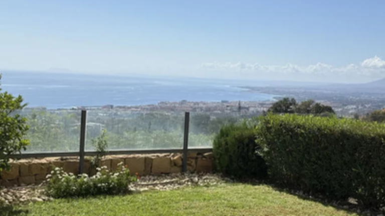 1-8feb9a13440344d11ba504bcb1dd499c