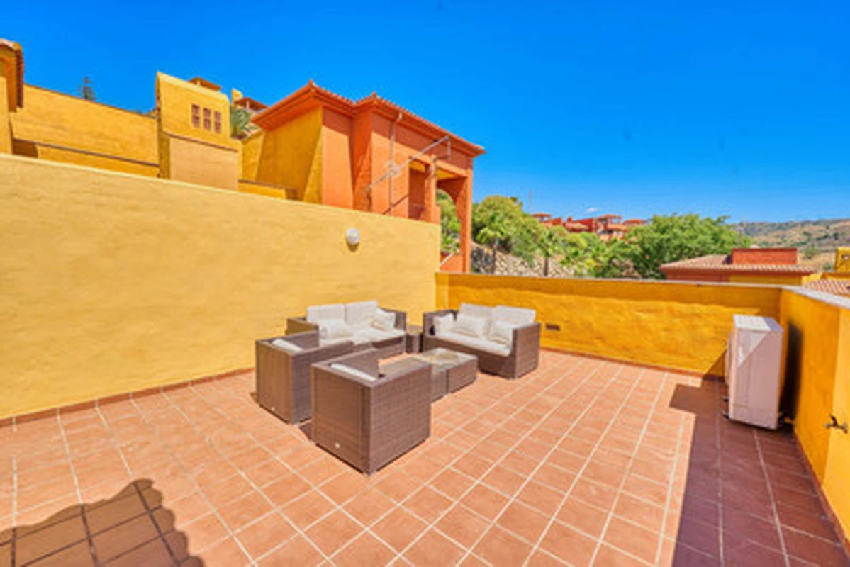 3-9044ff3015df52bb84e13bfc318443ab