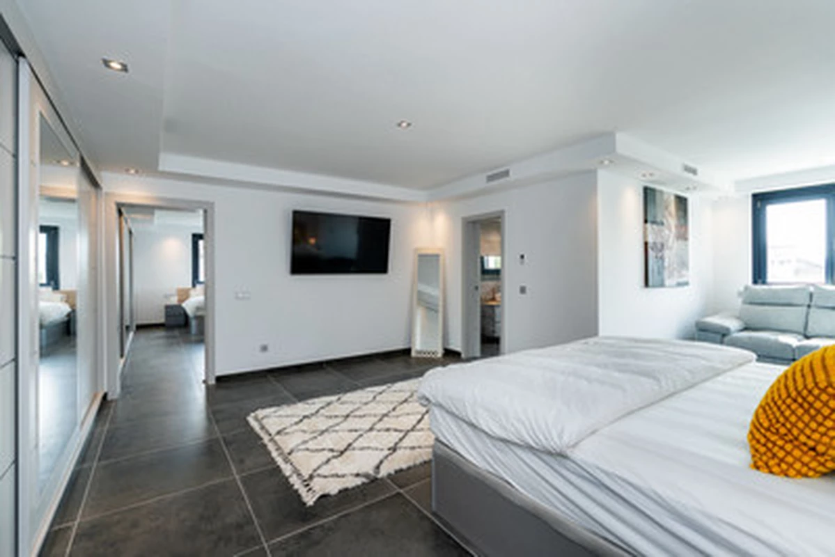 7-8b51b490ae7dc526cb42772a5c6bbc97