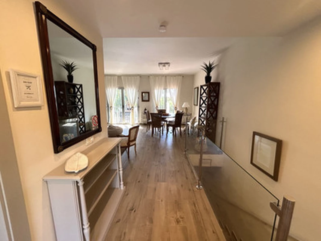 3-9044ff3015df52bb84e13bfc318443ab