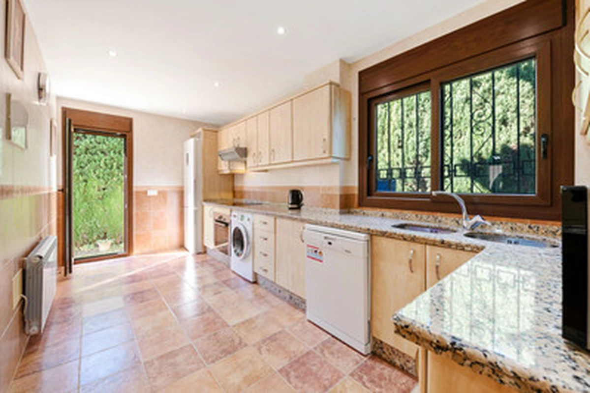 7-8b51b490ae7dc526cb42772a5c6bbc97