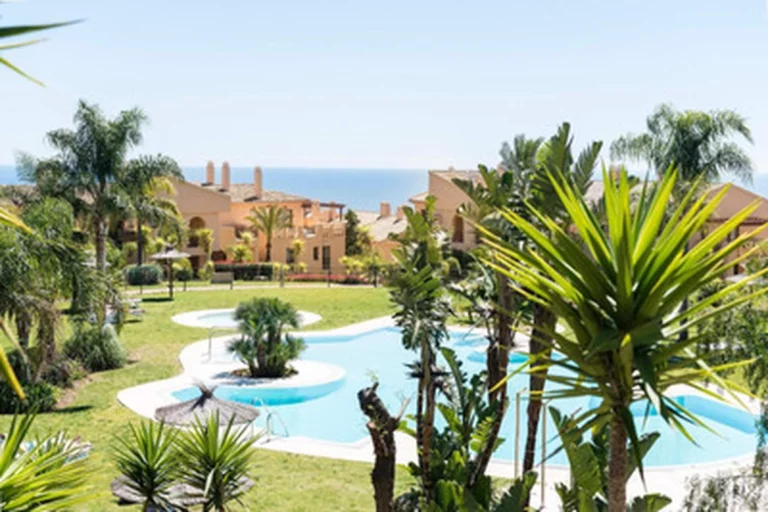 1-8feb9a13440344d11ba504bcb1dd499c