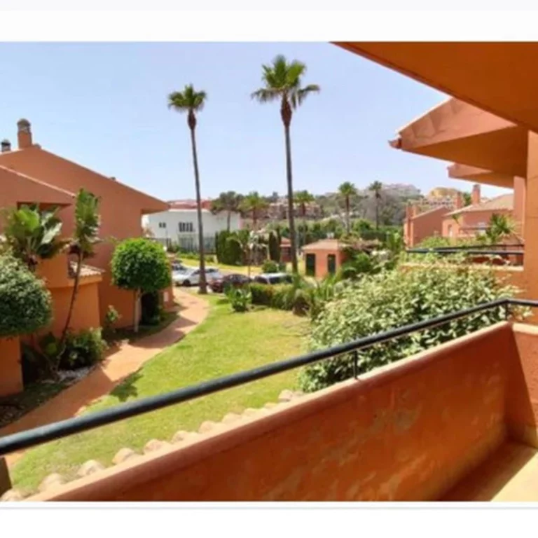 1-8feb9a13440344d11ba504bcb1dd499c