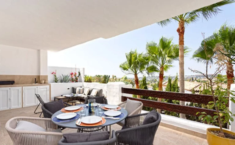 1-8feb9a13440344d11ba504bcb1dd499c