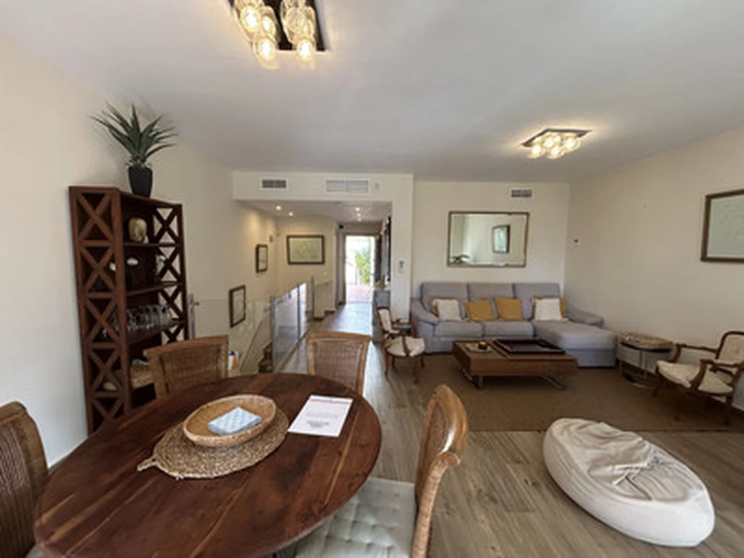 2-0b399daebcdd6827eaba8c944d7c5b78